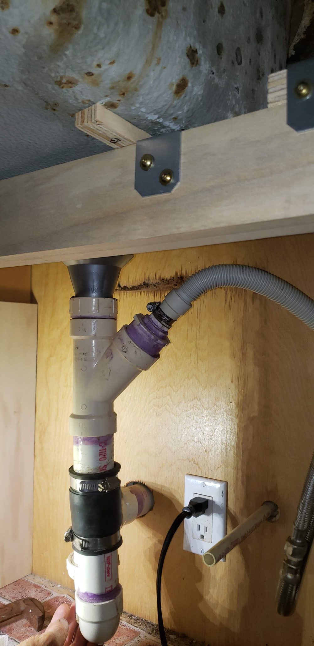 GPPS Structural Sink Support System™ with plumbing reconnected